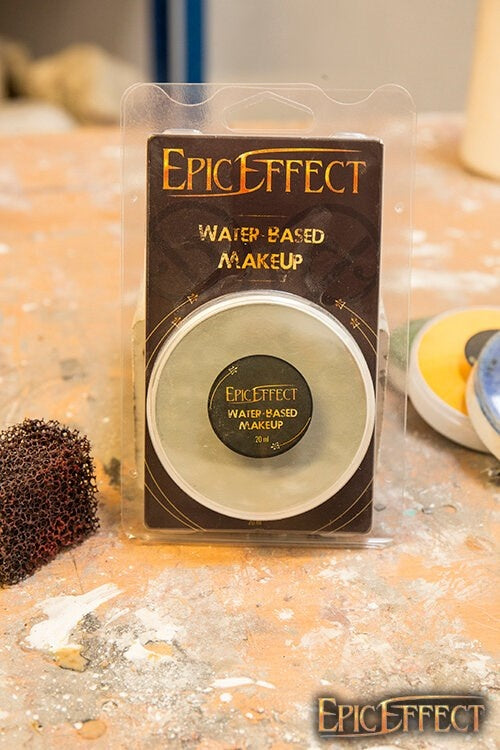 Epic Effect make-up pale green