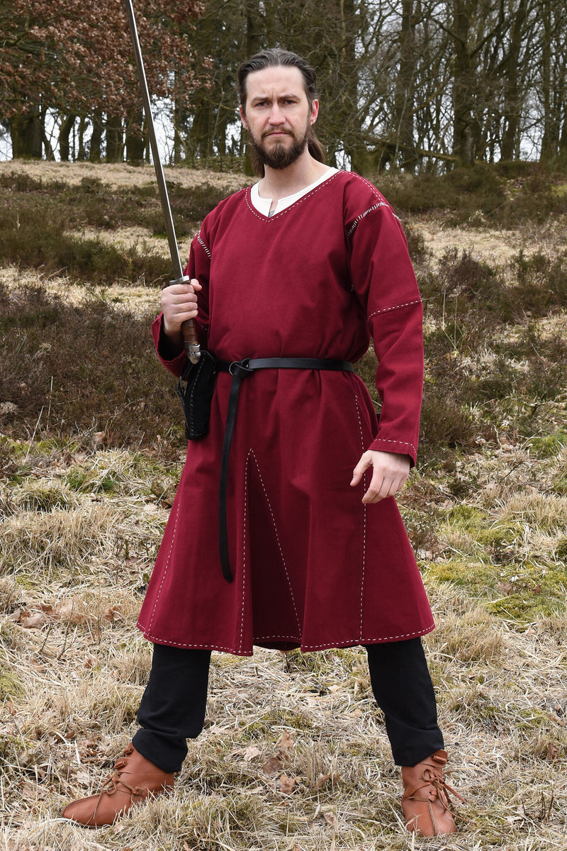 Tunic Kragelund, hand-stitched finish, burgundy red
