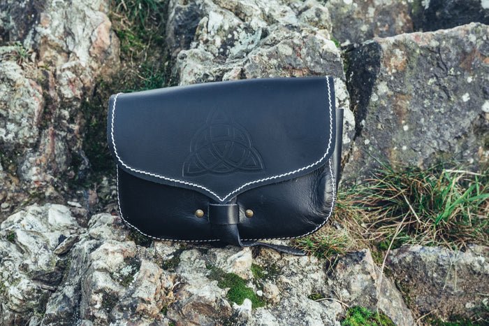 Celtic bag triquetra, black