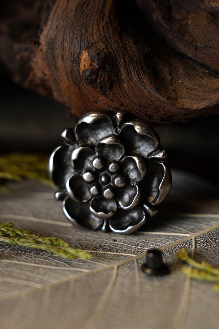 Tudor rose belt fitting (set of 5 pieces), silvered bronze