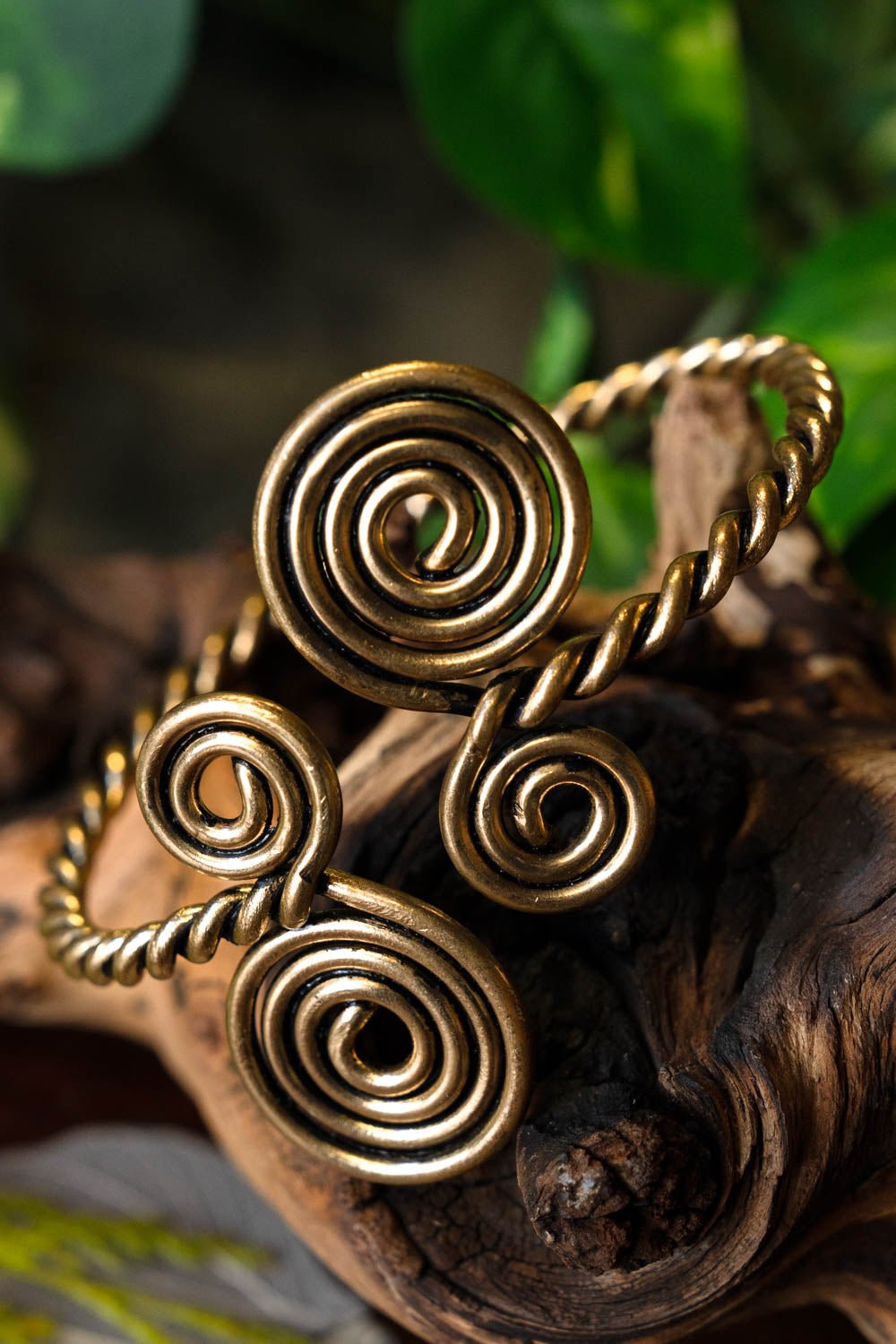 Celtic upper bracelet with spirals, bronze