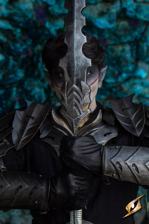Dark elven Eventide vambraces