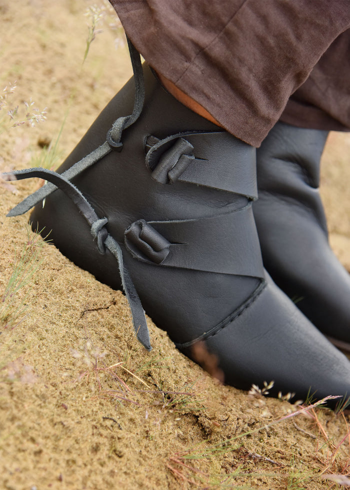 Viking shoes Jorvik with nails, black