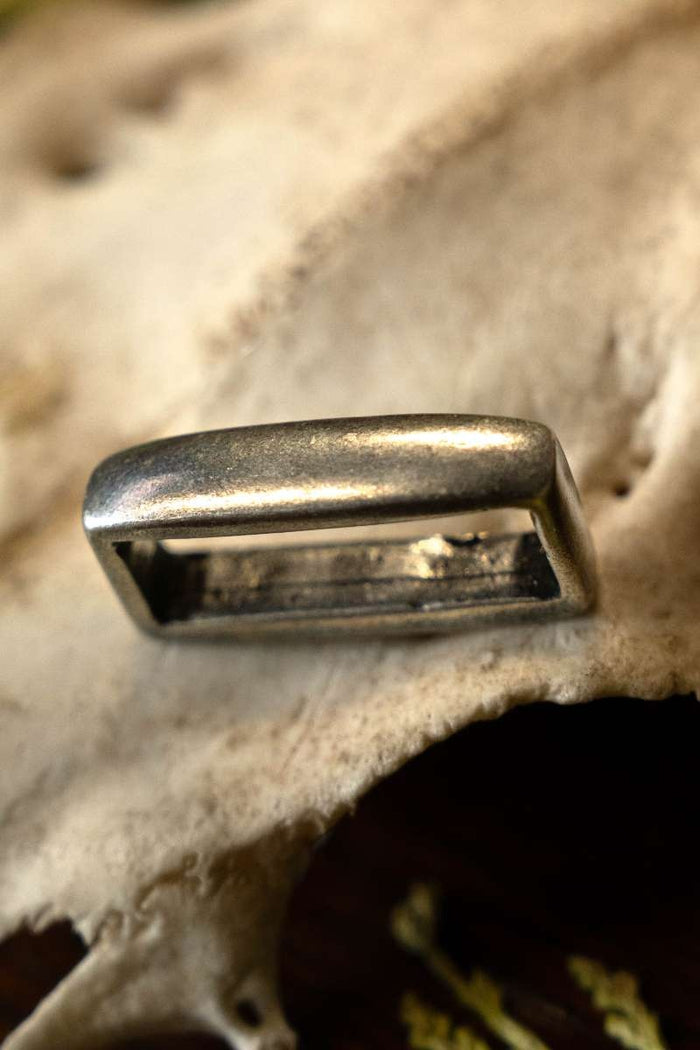 Belt loop, silvered, 2 cm belts