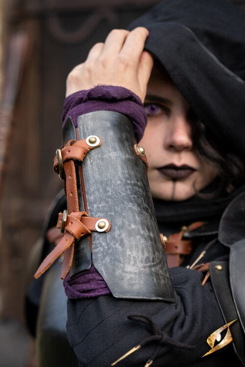 Renegade women's armour, vambraces, 1 mm