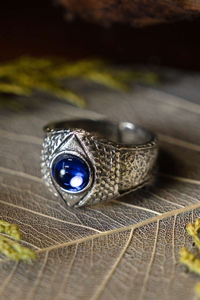 Mittelalterlicher Ring, blau, Zinn