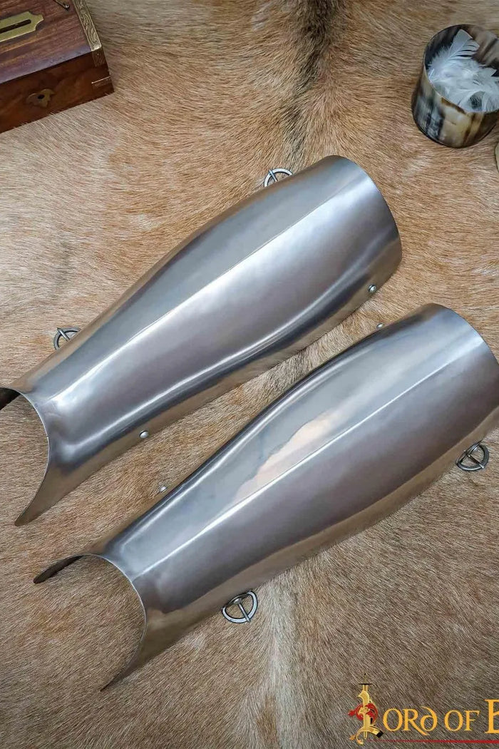 Late medieval greaves, 1.6 mm
