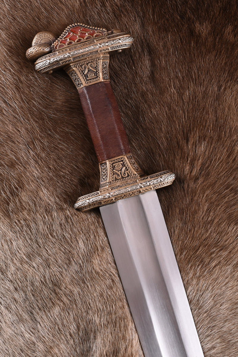 Spada Vendel Uppsala VII–VIII secolo, impugnatura in ottone, semi-affilata