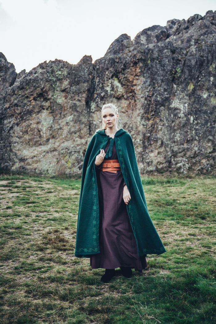 Embroidered cloak Damia, green, wool mix