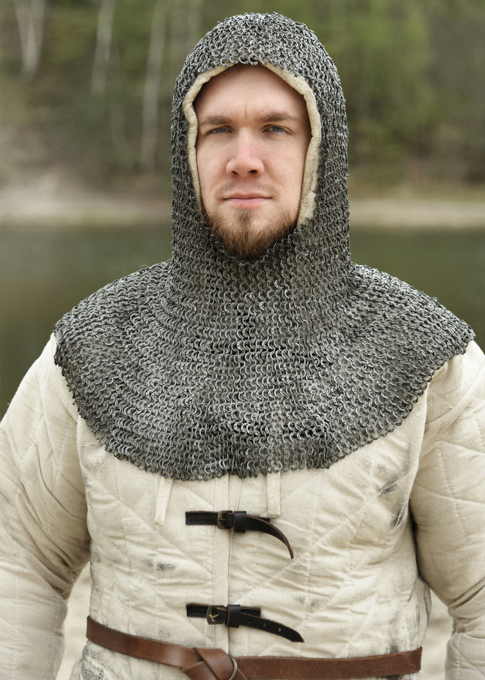 Chainmail coif with square neck, flat rings – round rivets, 8 mm