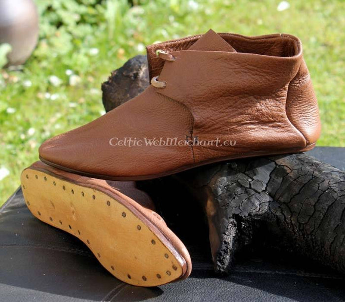Ankle boots, medieval, brown