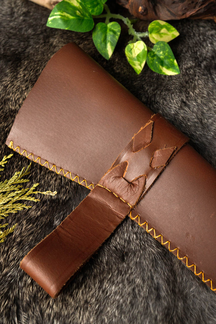 Triquetra seax with wooden handle, semi-sharp