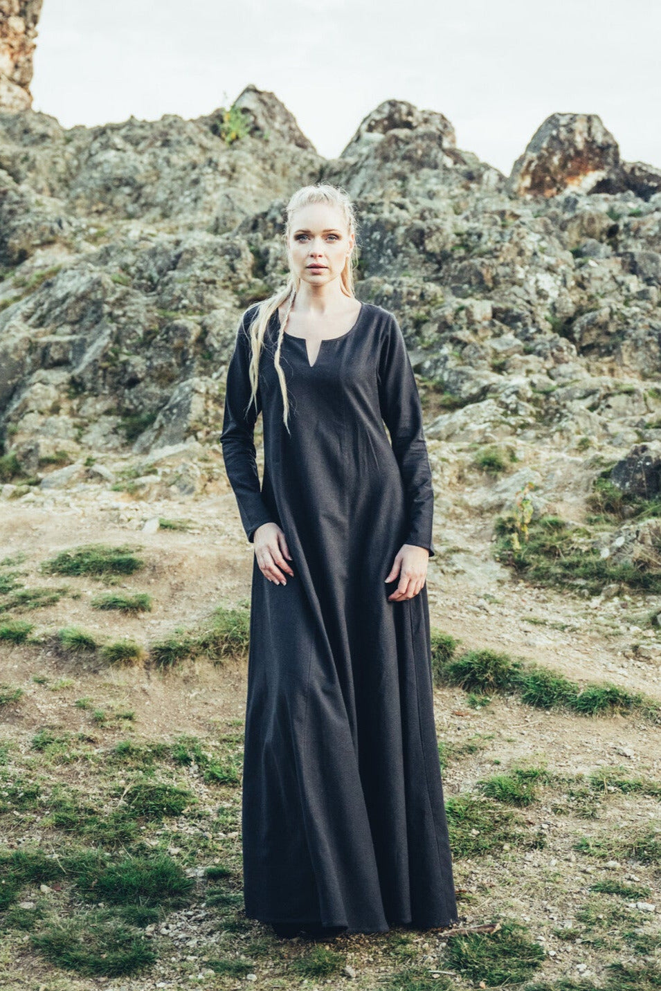 Viking dress Lina, black