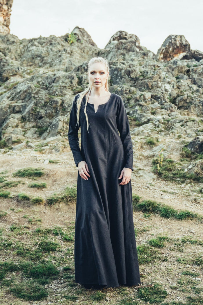 Viking dress Lina, black