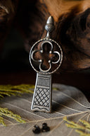 Terminal de cinturón medieval Museum of London, plateado