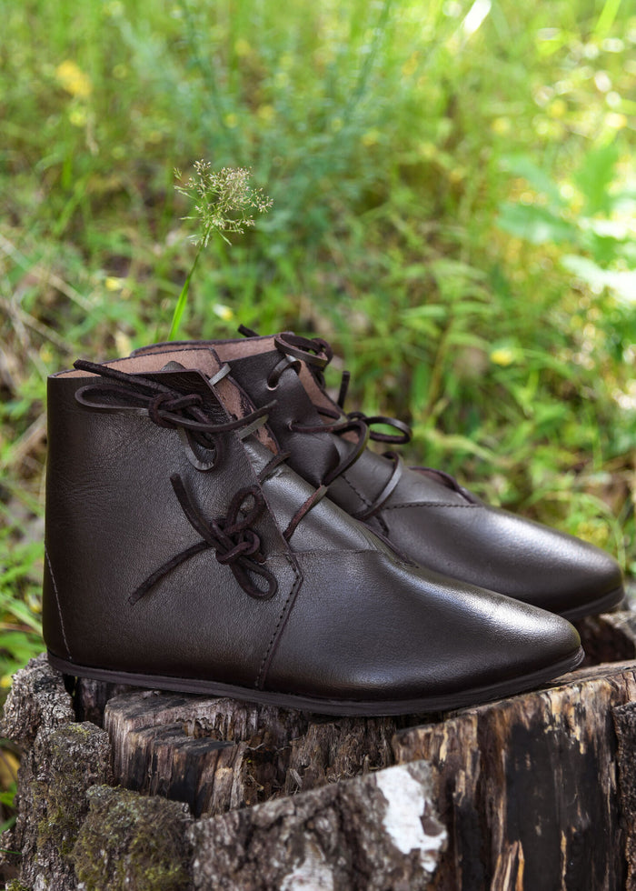 Ankle boots, 15th century, brown