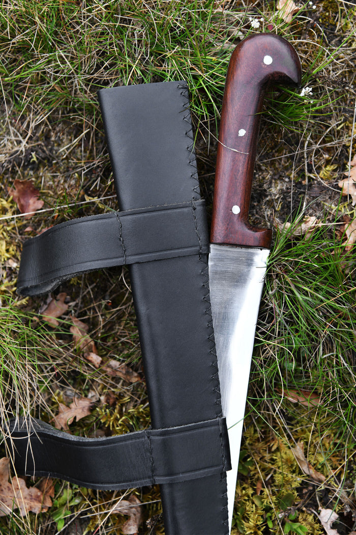 Germanic fighting knife (350 BC – 300 AD), semi-sharp