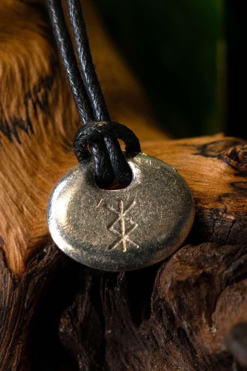 Rune jewel protection, pewter