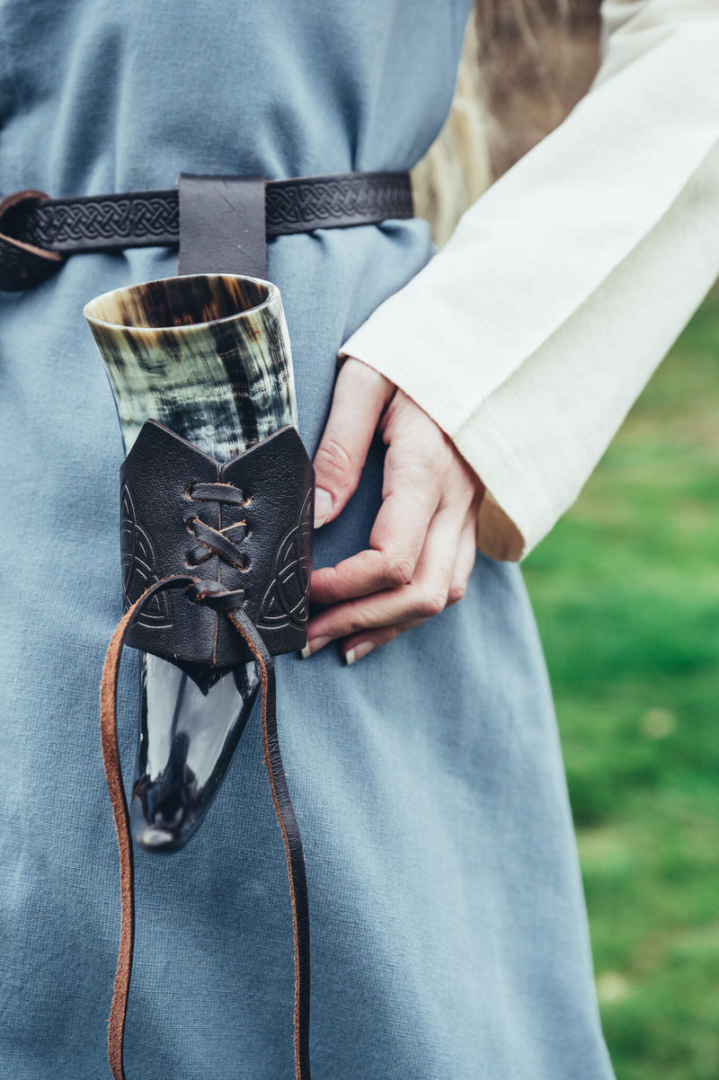 Porta corno da bere Triquetra, marrone scuro