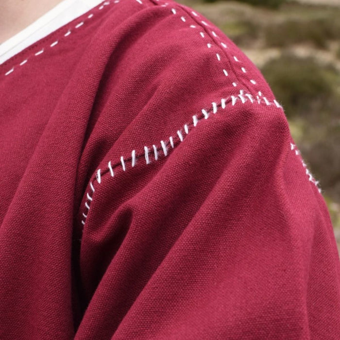 Medieval tunic Kragelund hand-stitched finish, bordeaux red