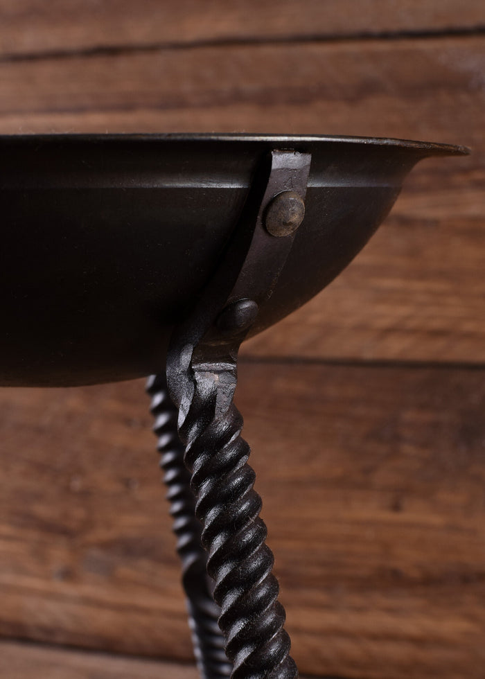 Small tripod fire bowl