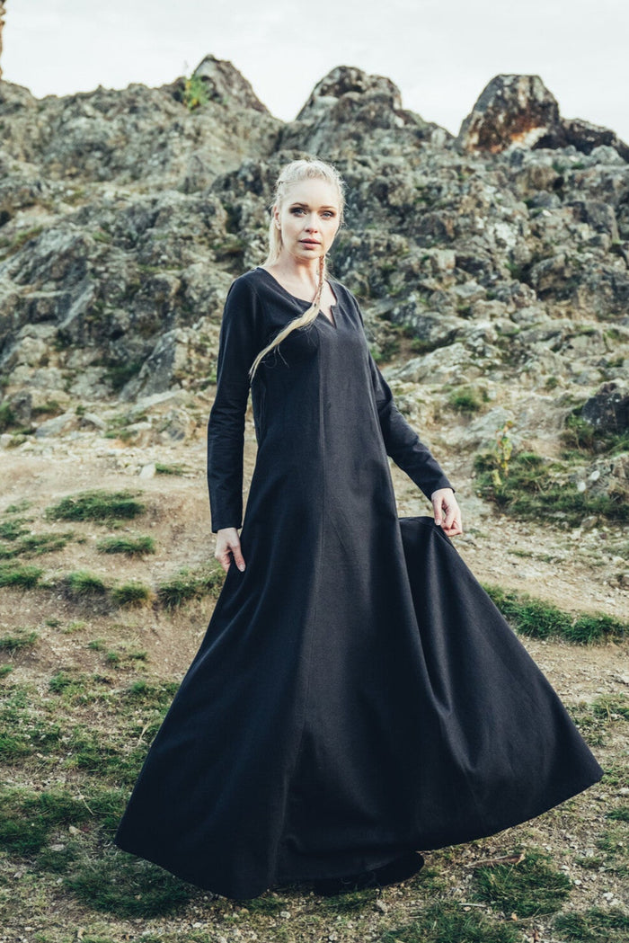 Viking dress Lina, black