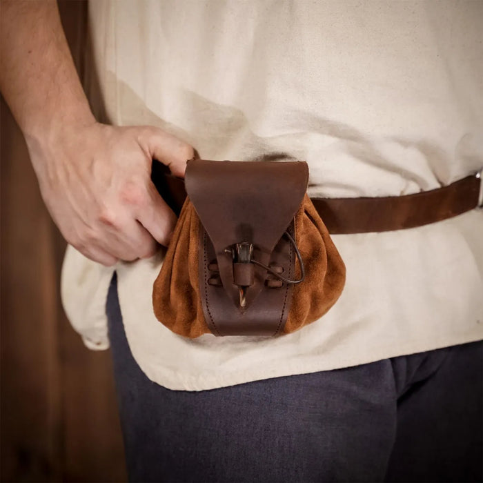 Medieval leather pouch Tristan