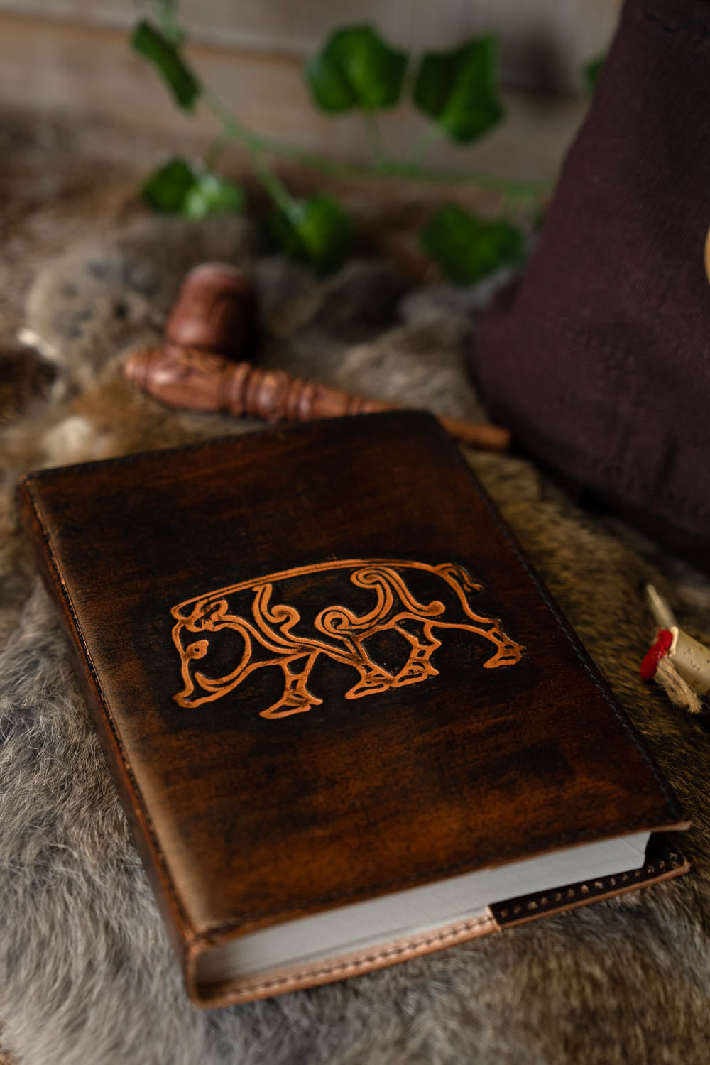 Leather book Celtic boar Knochnagael