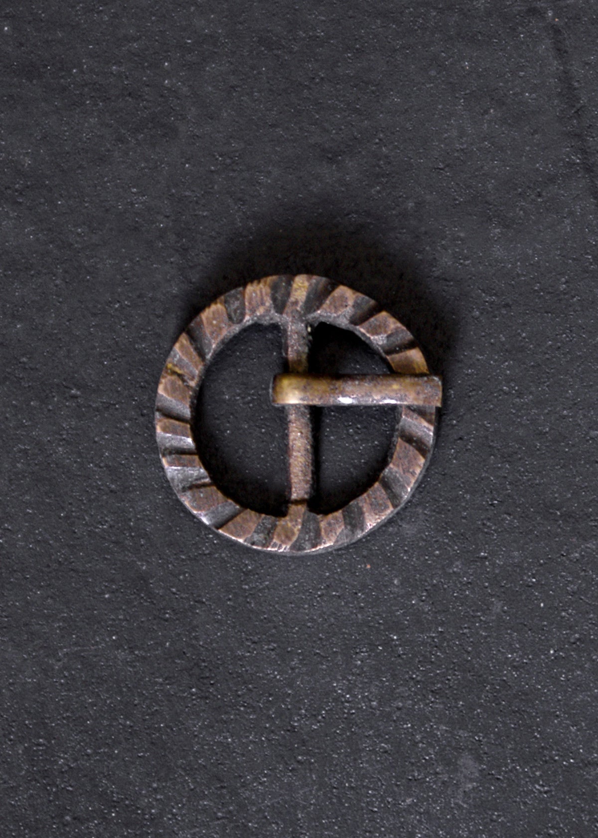 Round buckle