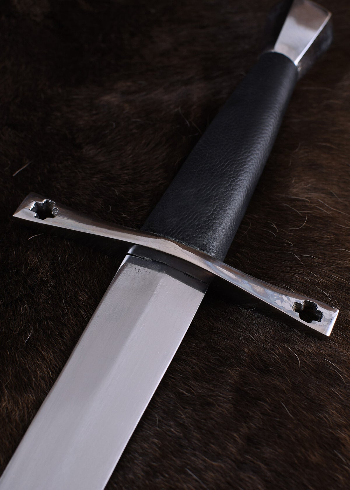 Medieval single-handed knight sword, semi-sharp