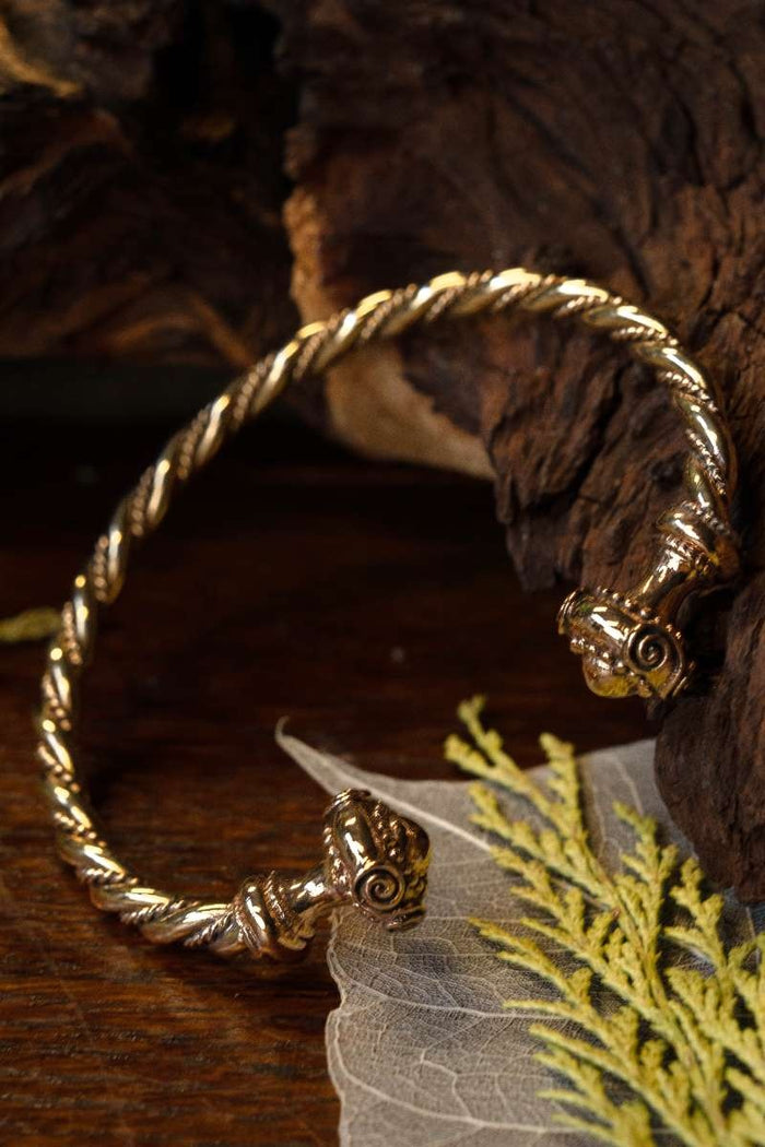 Celtic La Tene bracelet, bronze
