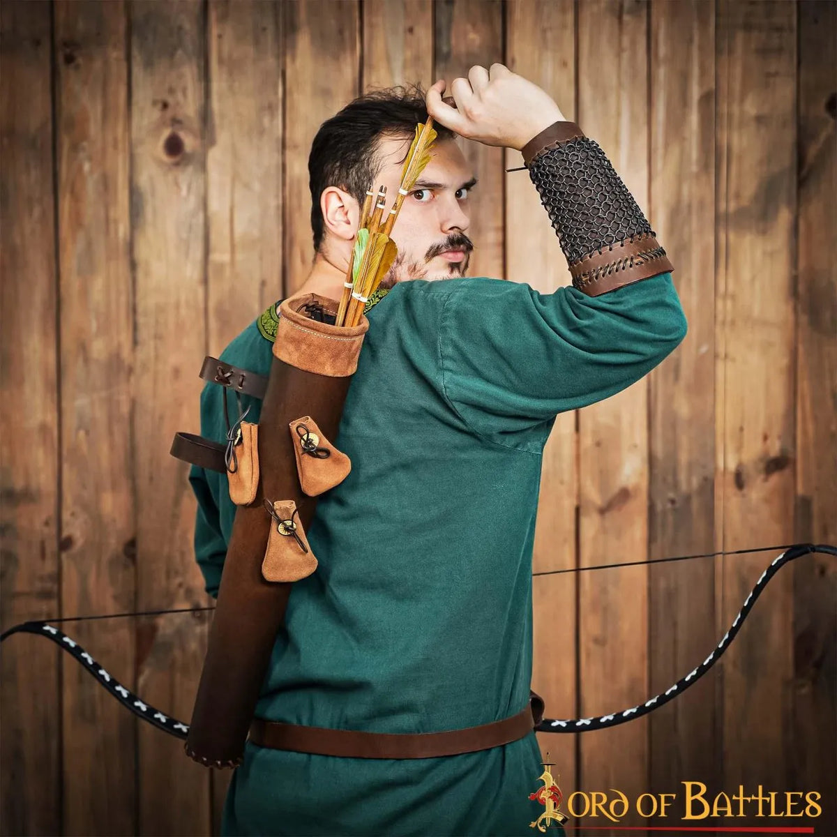 Quiver with pouches