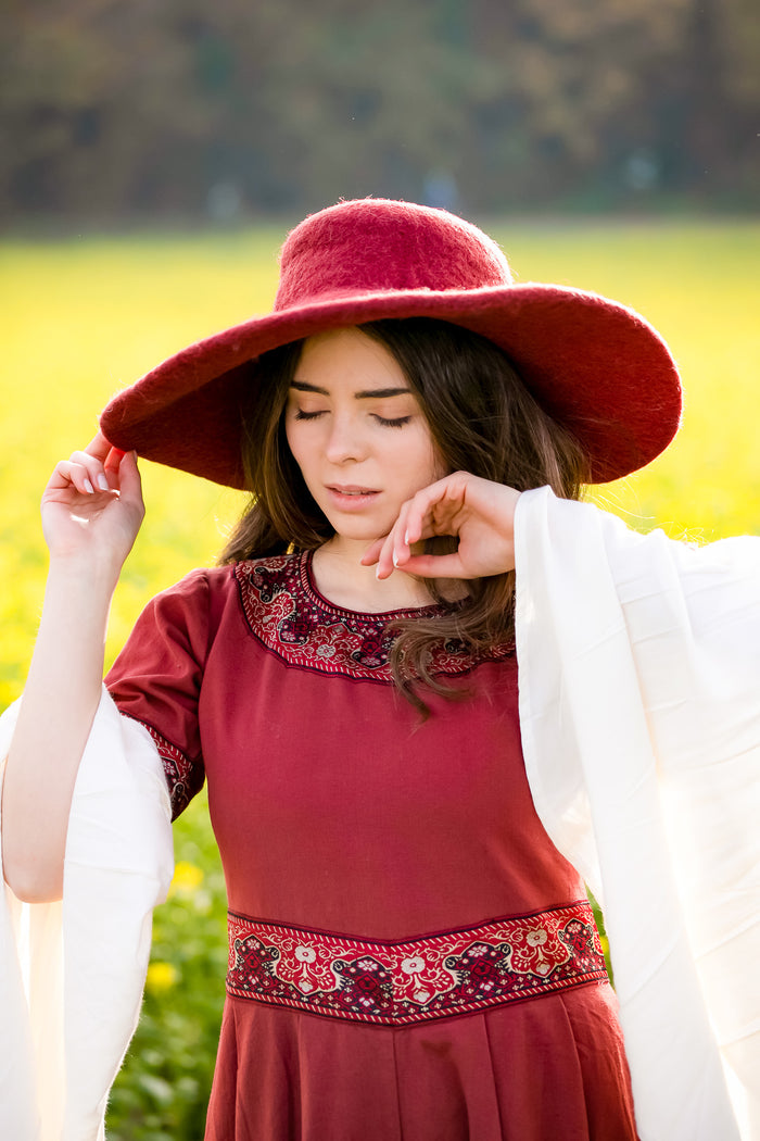 Felt hat, red