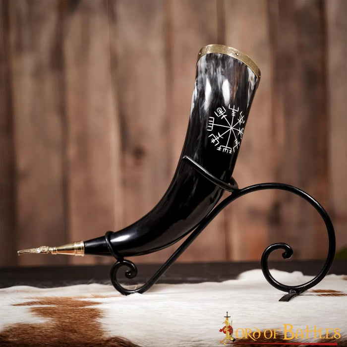 Drinking horn with vegvisir and brass fittings, 300-500 ml