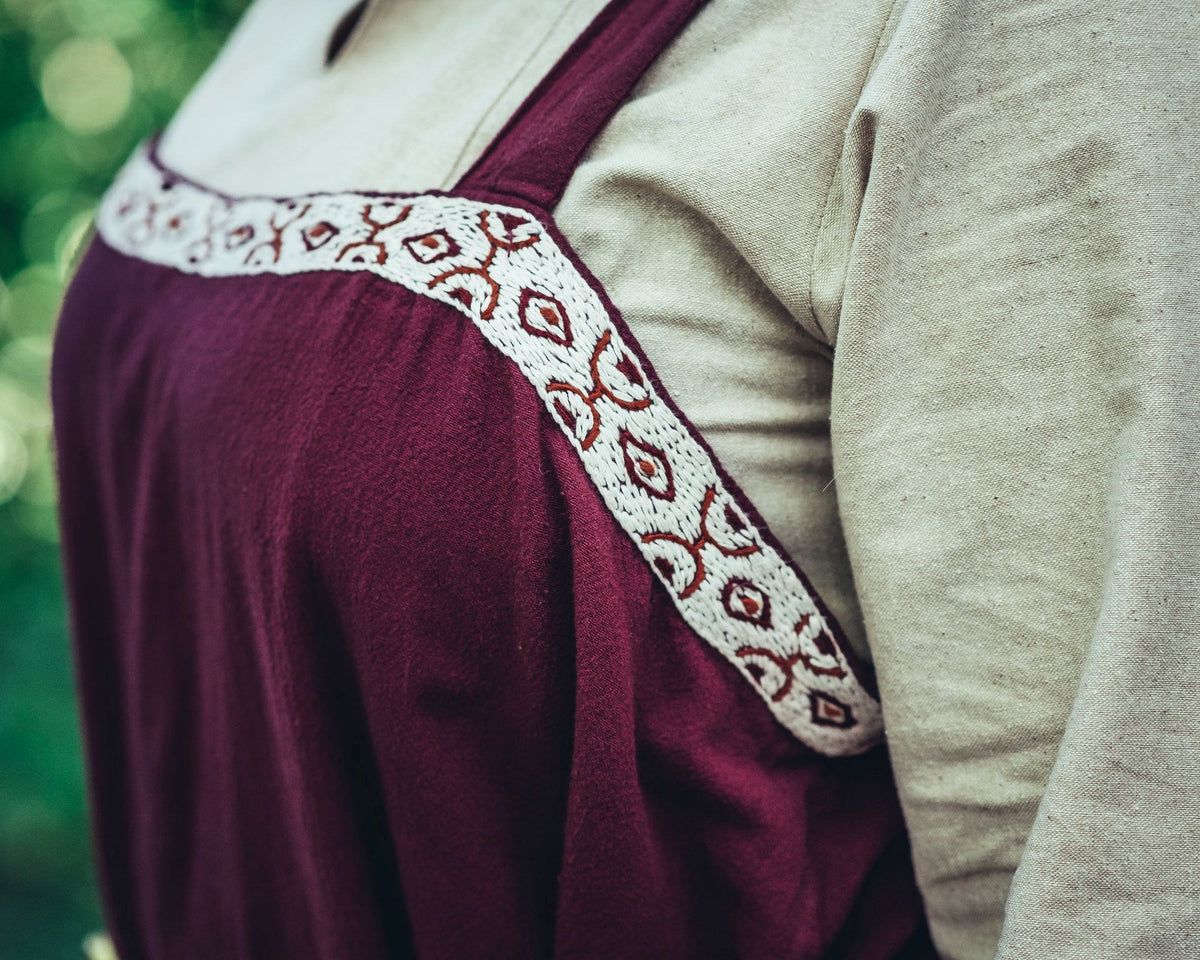 Hangeroc Svanhild, red