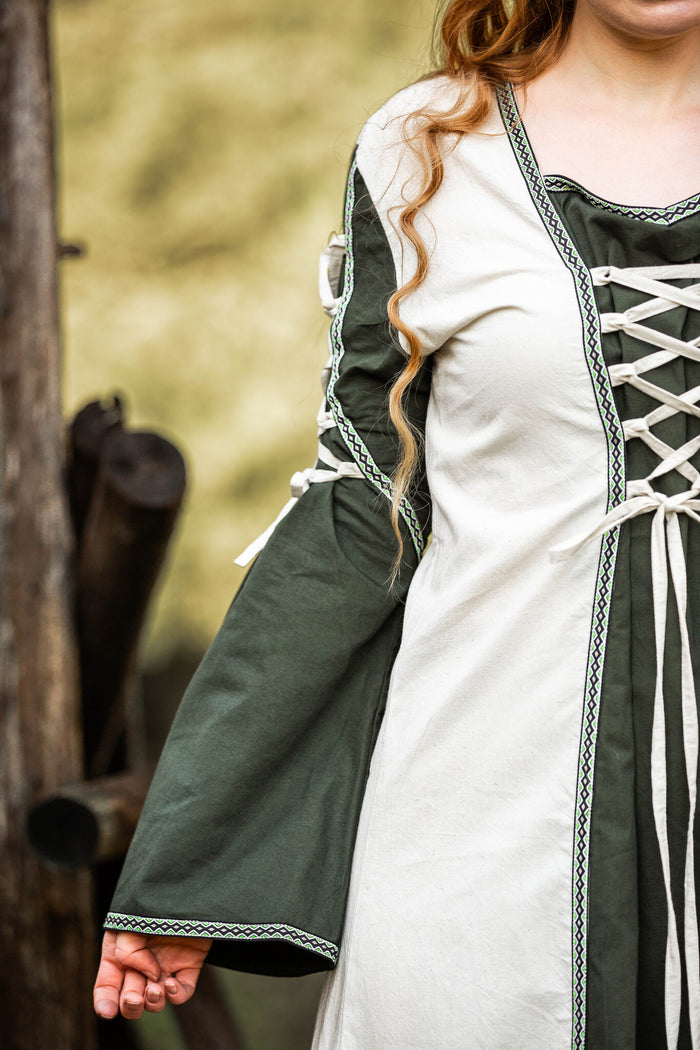 Medieval dress Serena, green