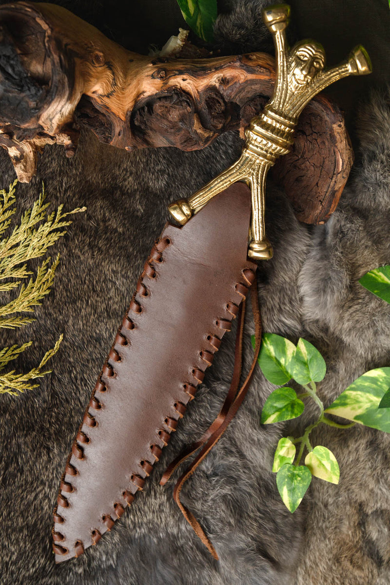 Keltisk antropomorf dolk, halvvass