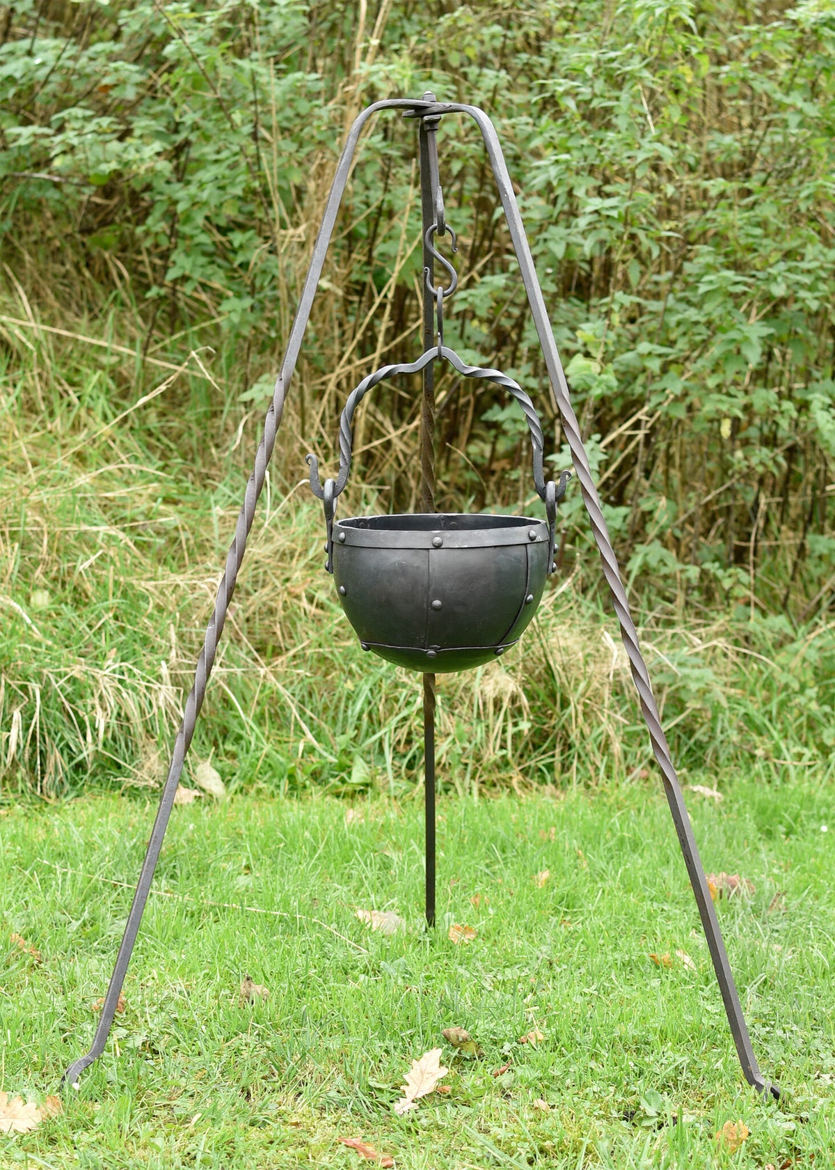 Early-medieval cauldron 2.5 litre