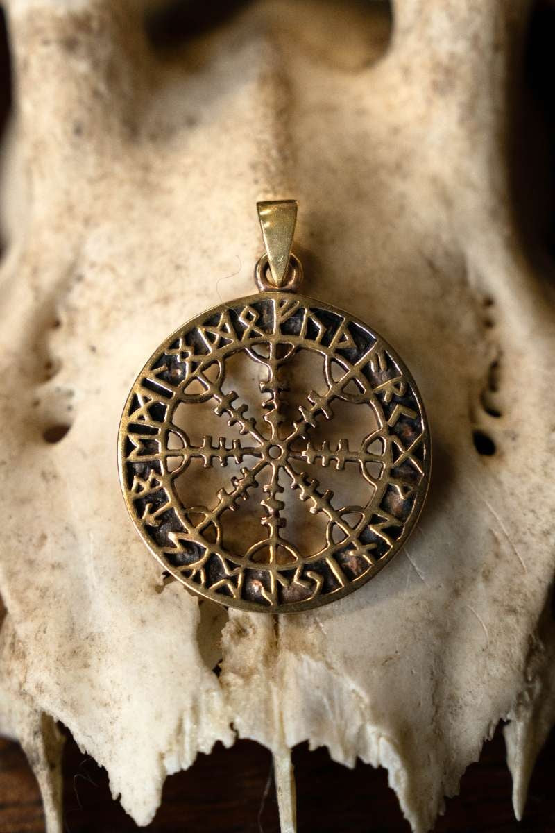 Viking pendant Aegisjalmur, bronze