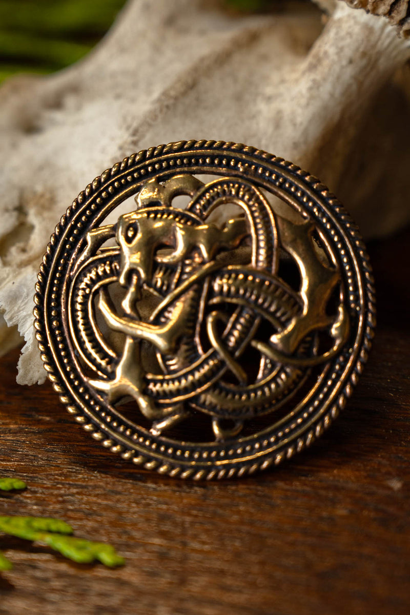 Urnes-stil skivefibula, messing