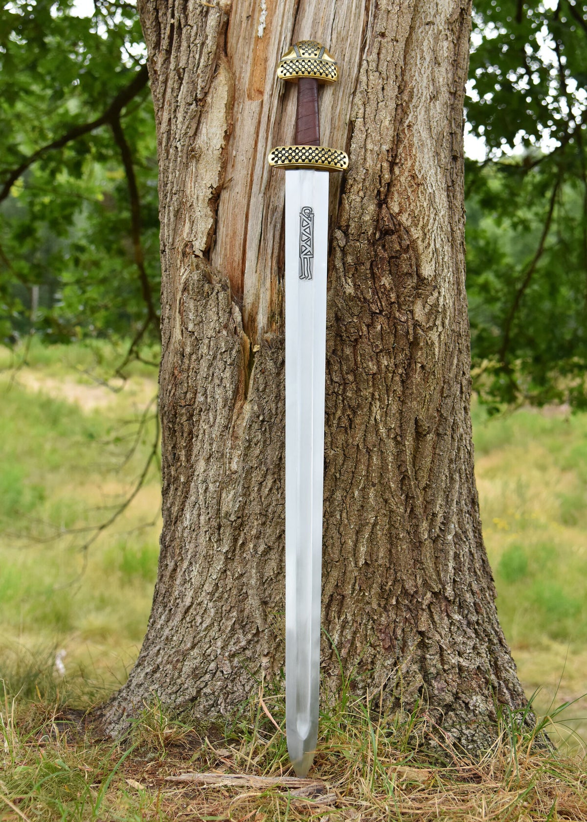 Viking sword Gnezdovo, Petersen E2, semi-sharp