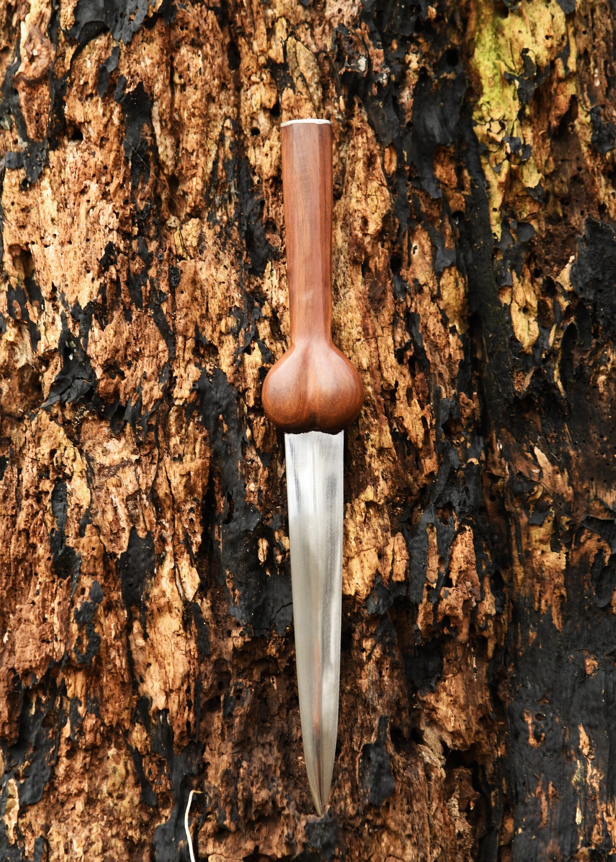 Bollock dagger, semi-sharp
