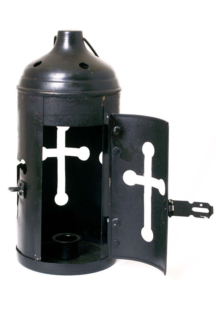 Lantern with cross opening