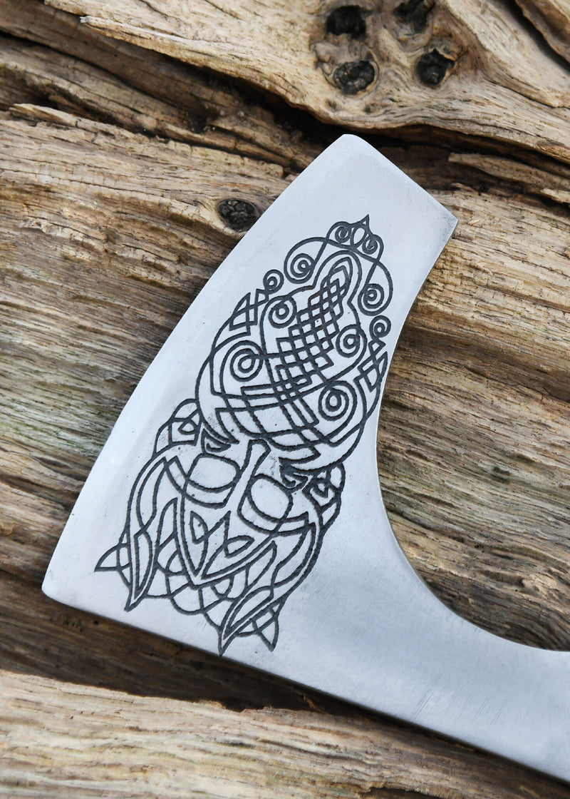 Ascia vichinga barbuta, tipo C, incisa, semi-affilata