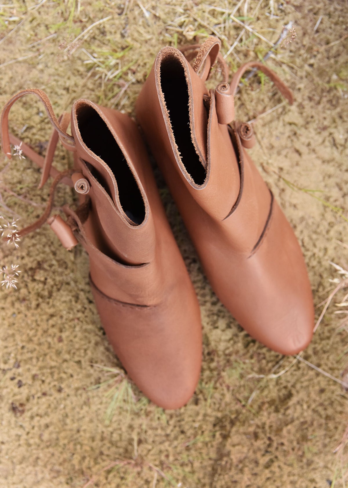 Viking shoes Jorvik with nails, light brown