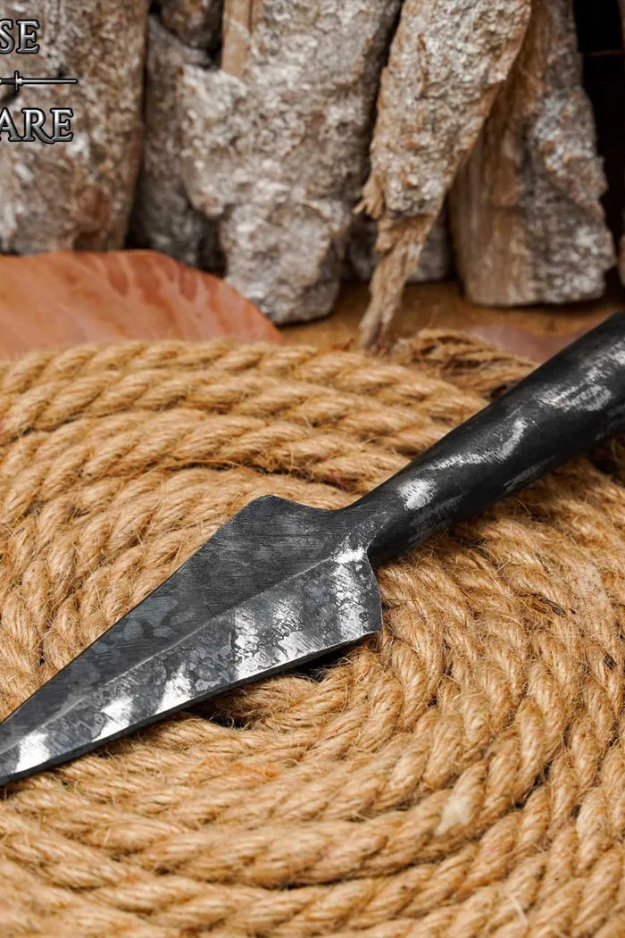 Viking spearhead, semi-sharp
