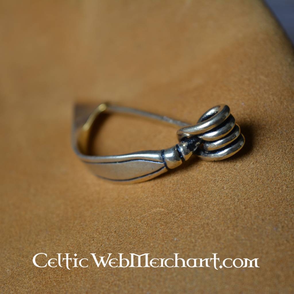 Celtic bow fibula, 3rd–1st century BC, bronze