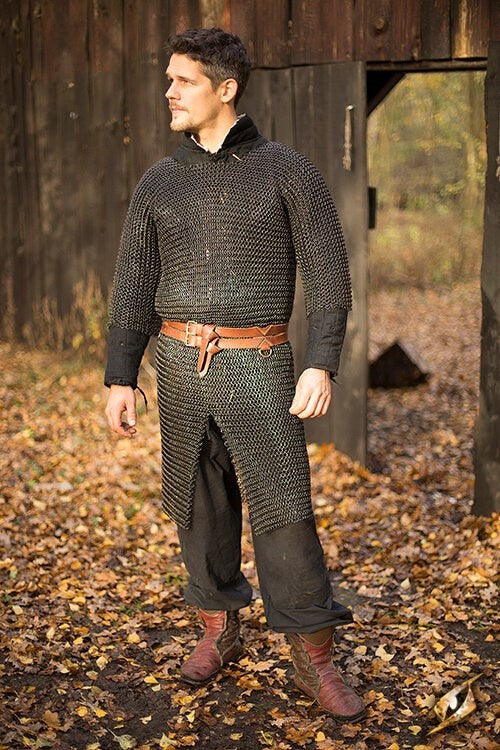 Hauberk with split, half long sleeves, black, butted, 9 mm