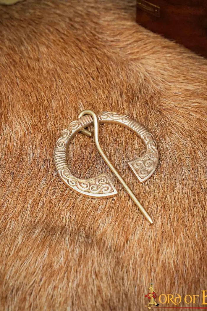 Celtic horseshoe fibula, brass