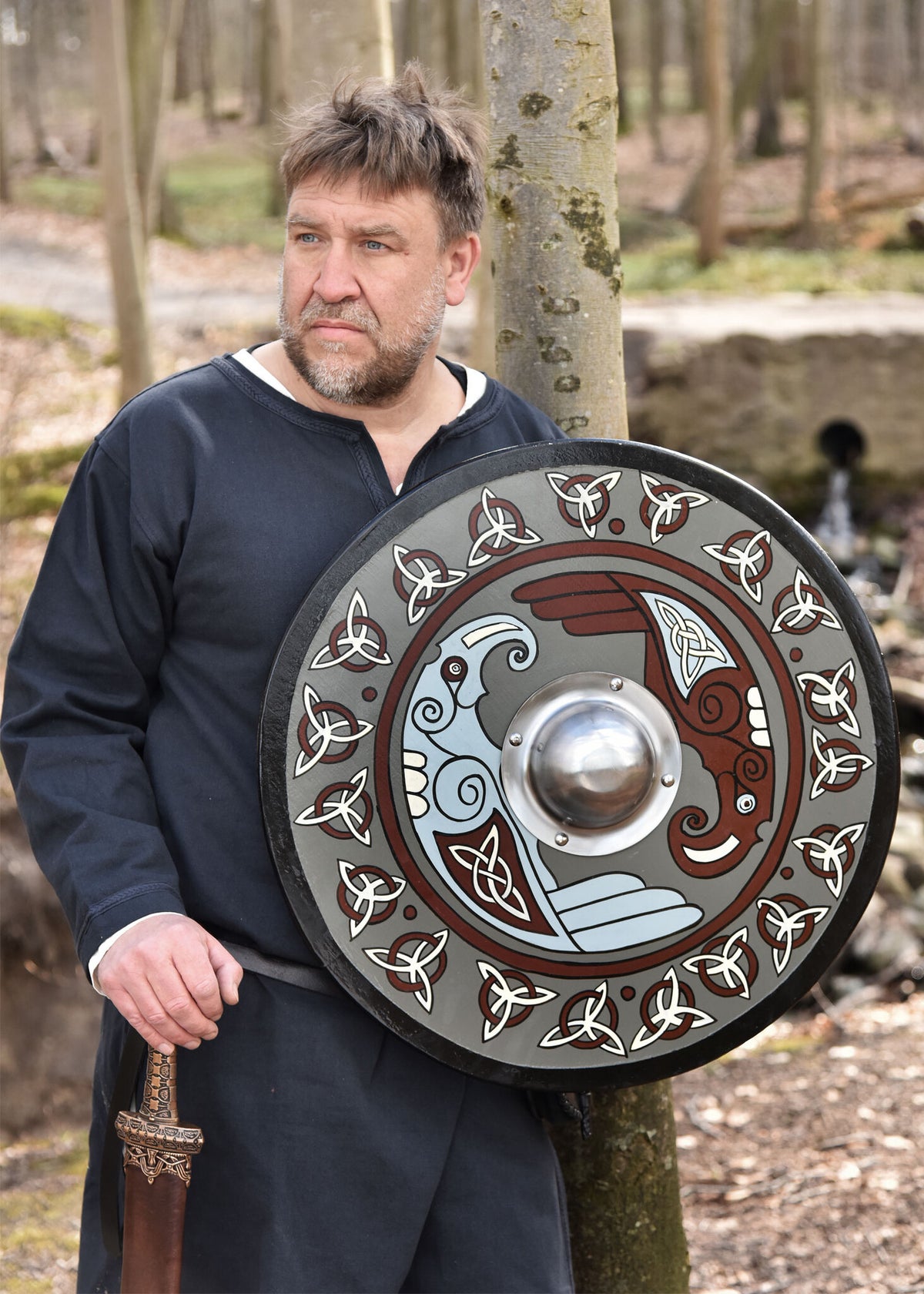 Viking shield with ravens and triquetras